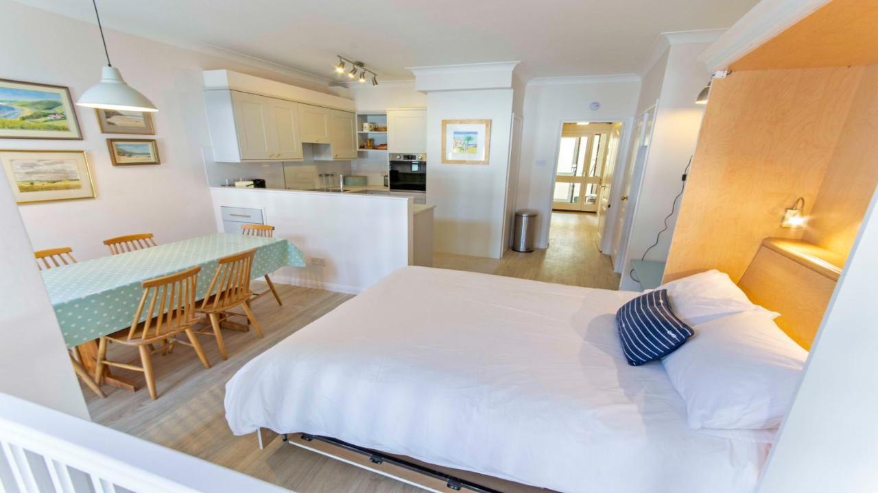 Clifton Court Apt 16 With Indoor Heated Pool & Sea Views Croyde Εξωτερικό φωτογραφία